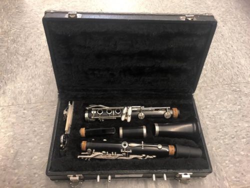 Vito Model 7212 Clarinet Hard Case with Mouthpiece USA