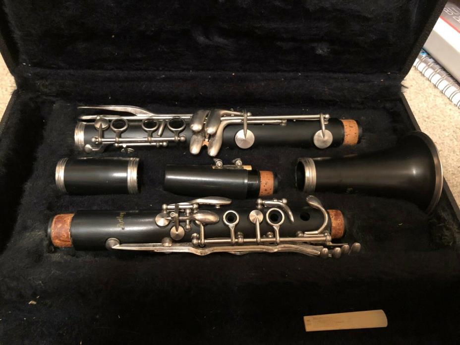 Artley student clarinet with case