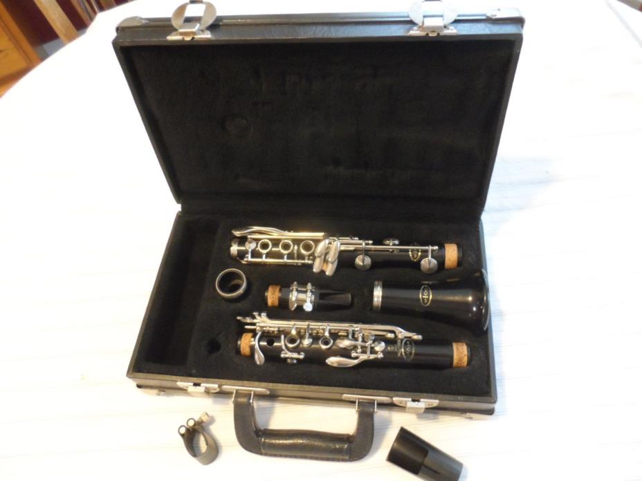 Leblanc VITO - 7212 Clarinet - nice & clean with case - great student player
