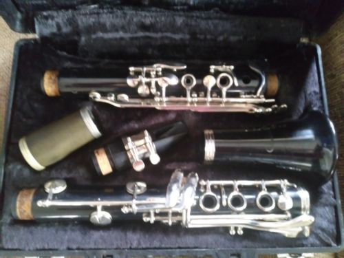 OLDS Brand Bb Clarinet With Hard Case