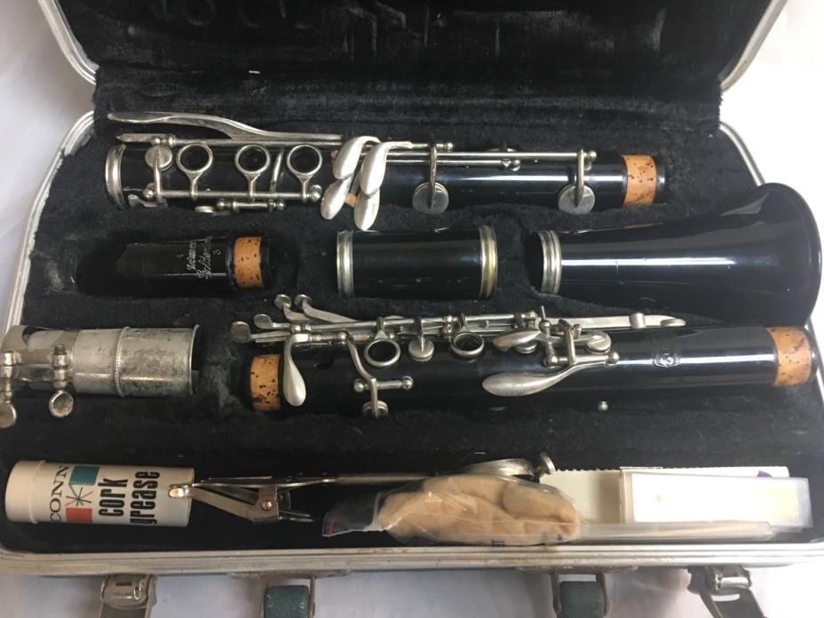 Bundy Selmer Goldtone Vintage Clarinet & Case Student with reeds and music clip