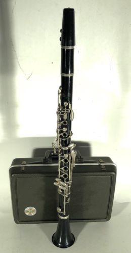 SELMER BUNDY RESONITE CLARINET W/ HARD CASE