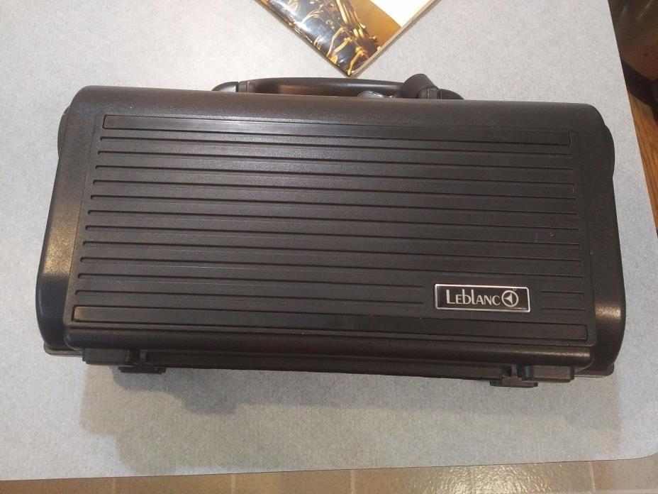 LeBlanc Clarinet Higher End Instrument !! Priced to sell !!