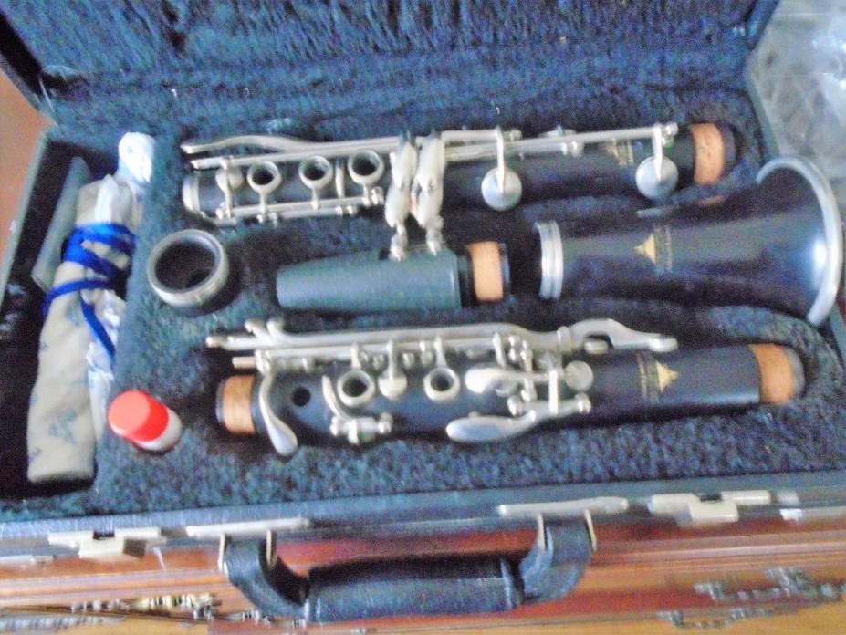Noblet LeBlanc Paris Clarinet Model 40, Very Good Condition, with Hard Case