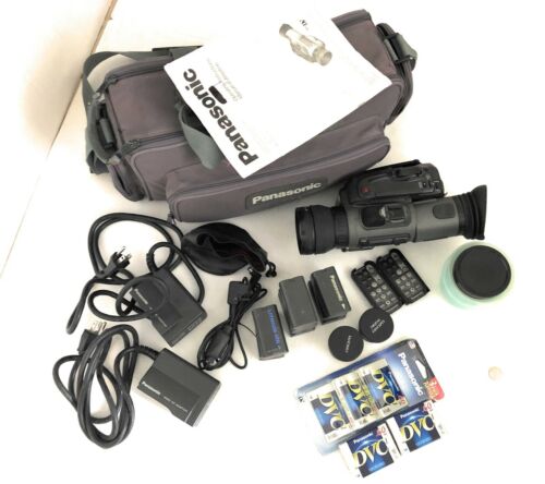 Panasonic Digital Video Camera/Recorder AG-EZ1 3CCD 20X Digital Zoom-Turbo Zoom