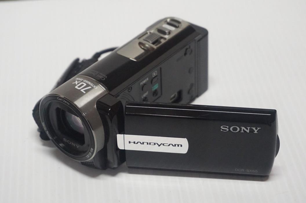 Sony HandyCam Model DCR-SX65. Digtail Video Camera w/ 70x Zoom.