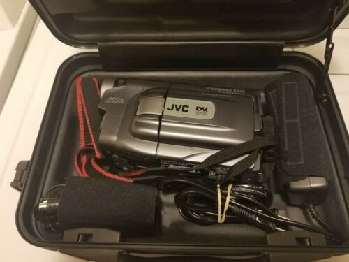 JVC GR-AXM910 VHS-C Analog Camcorder remote and case