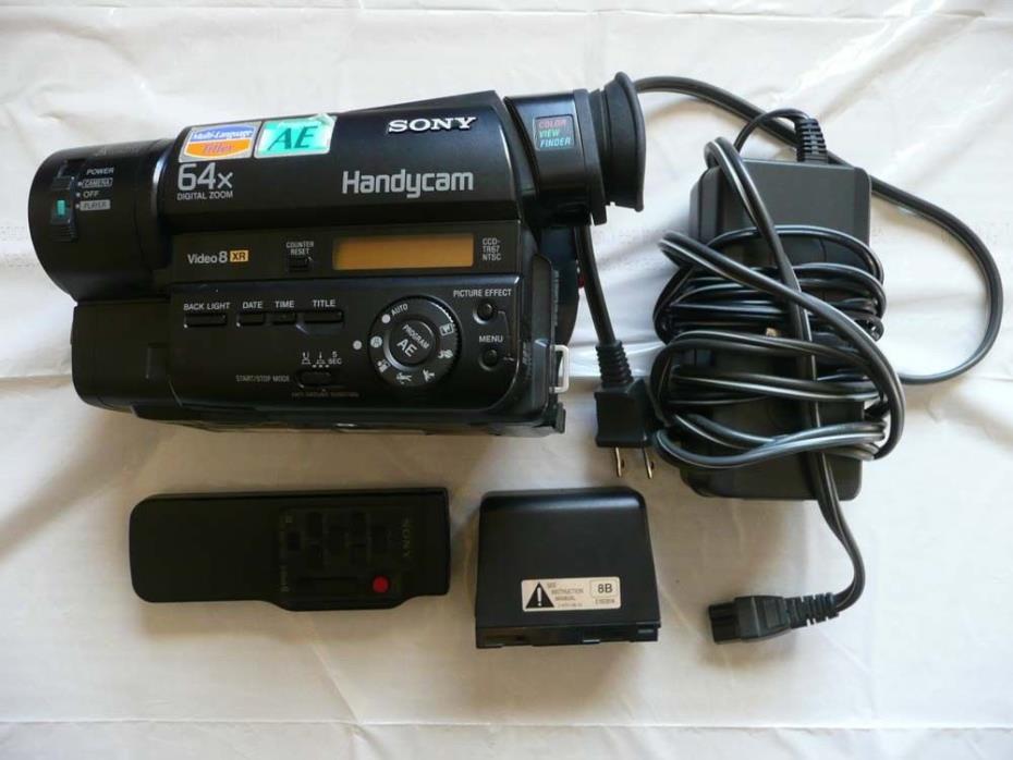 SONY Handycam CCD-TR67 8mm 64X Digital Zoom Video Camcorder w/Case