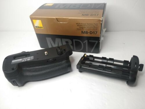 Nikon MBD17 battery grip Great Condition
