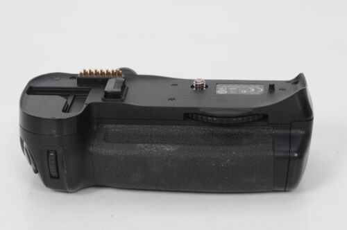 Genuine OEM Nikon MB-D10 Multi Power Battery Grip                           #287