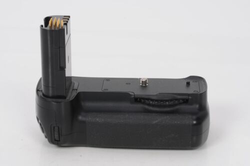 Nikon MB-D200 Battery Grip for D200 or Fuji FujiFilm Finepix S5             #582