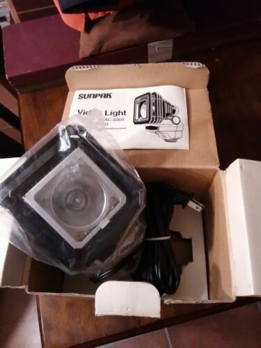 Sunpak Auto Triac 3001 Video Light with Original Box instr works 373991