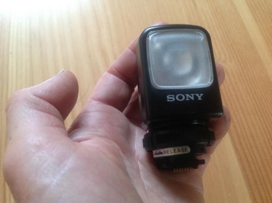 SONY HVL-S3D Hotshoe Video Light DC 7.2V - 3W Used Proceeds Feed Rescue Horses