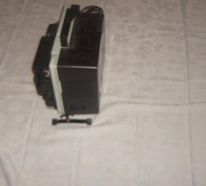 Elmo 16-CL Optical Loading Media Projector With Cover