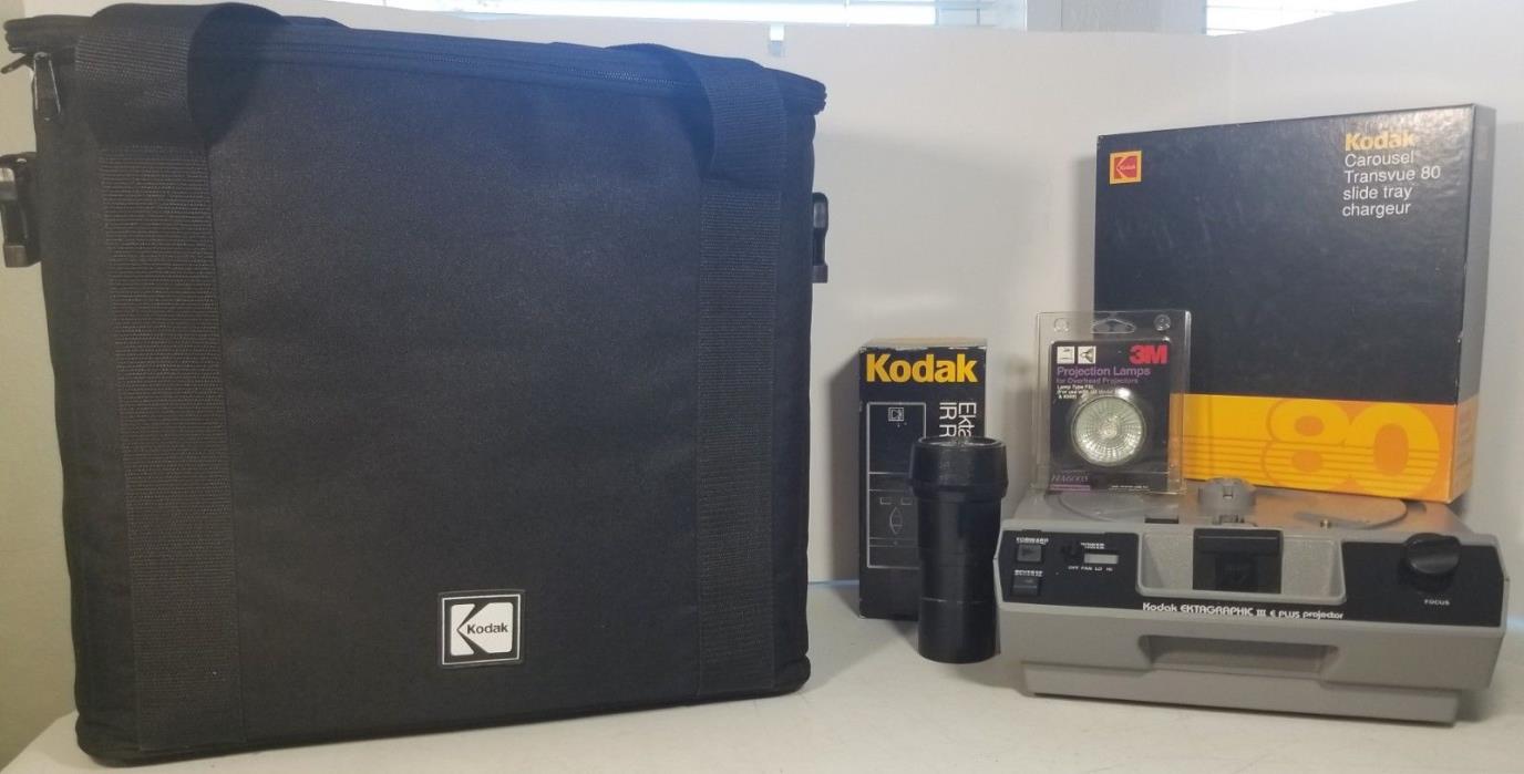 Kodak Ektagraphic lll E Plus 35mm Slide Projector with Case,IR Remote