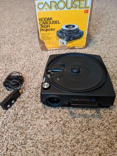 Kodak Carousel 760H 35 mm Auto-Focus Slide Projector w/ Remote and Original Box