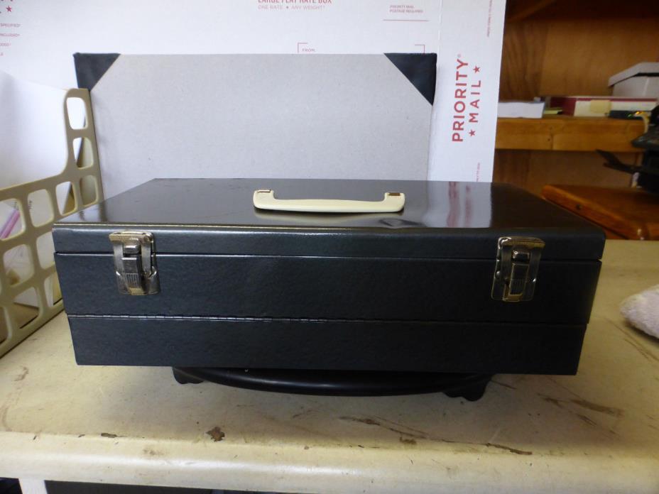 VTG METAL CASE STORAGE BOX 2 level FILM SLIDES PROJECTOR SLOTS 300 Slides