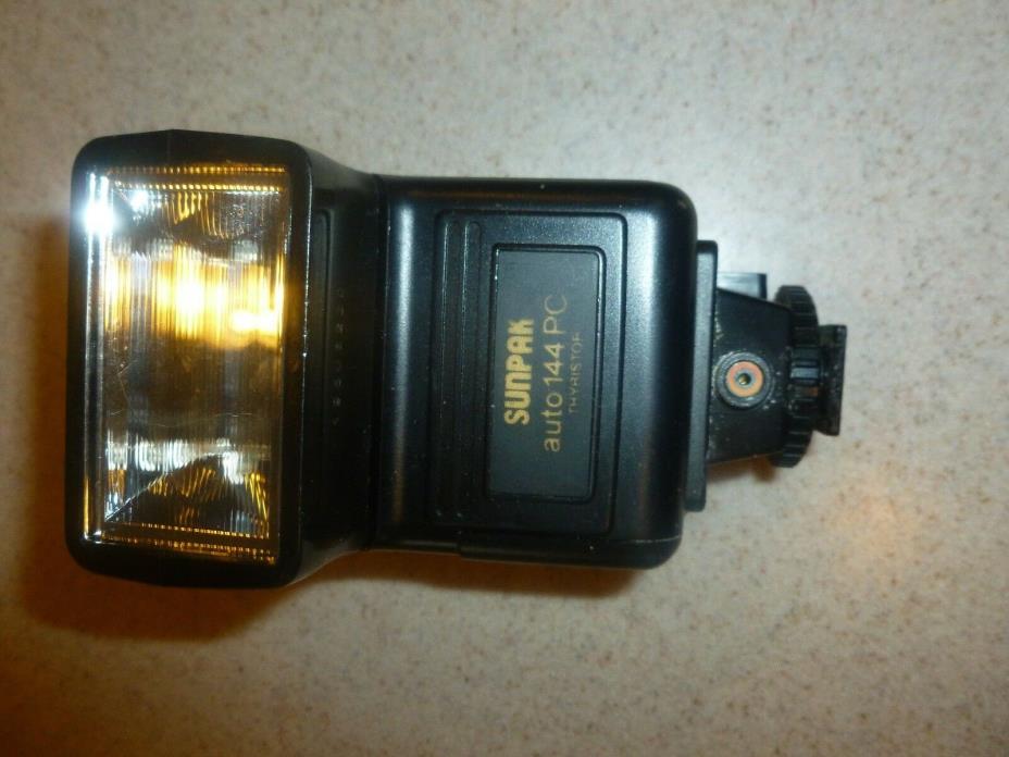 Sunpak Auto 144PC Shoe Mount Flash