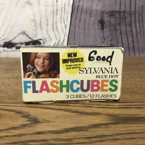 1 Pack of 3 SYLVANIA Blue Dot Flashcubes Vintage Flash Cubes