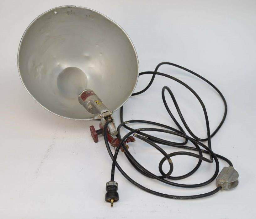 Vintage Mole-Richardson Co. Type 16 Cinelite Soft Fill Light 1kW 17
