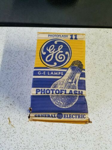 Vintage GE Photoflash 11  Flash Bulbs Package of 8  PHOTOFLASH PH