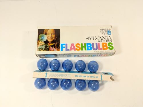 Vintage Sylvania Blue Dot Flashbulbs 25B  Total of 10 Bulbs (m2)