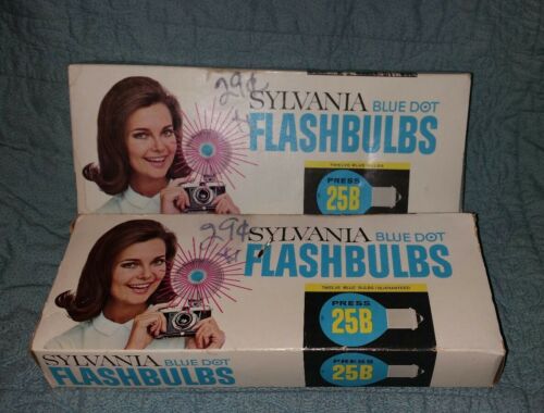 Lot 2 Boxes Sylvania Press 25B Blue Dot Flash Bulbs,Total of 21 Bulbs 3 MISSING!