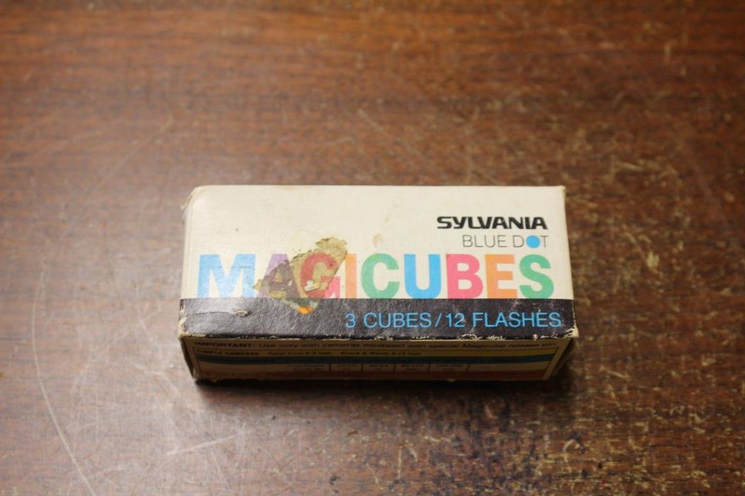 NOS Vintage Sylvania Magicubes Magic Cubes Blue Dot, 3 Cubes / 12 Flashes
