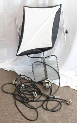 Vintage Photogenic Speed-Lite 8050-91 Photographic Flash head w/ Railmaster