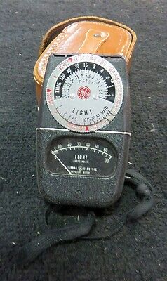 Vintage General Electric Exposure Meter Type DW-68