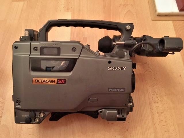 Sony DNW-7P Camcorder Betacam SX  with Sony WRR-855 UHF Synthesized Unit