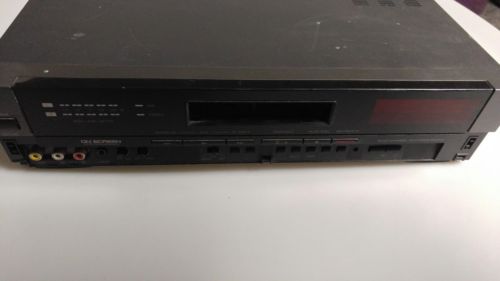 Memorex 800Hi-Fi Stereo 8mm Video Cassette Recorder  VCR Player 16-654