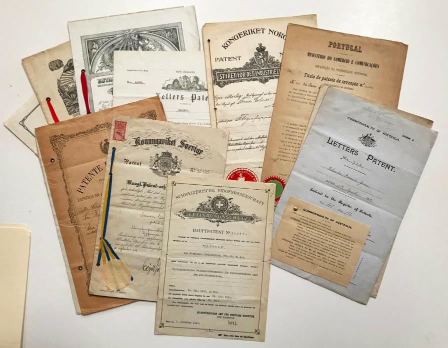 PATENTS FOR PHOTOGRAPHIC APPARATUS AND FILM. 23 DOCUMENTS. 1916-1922.