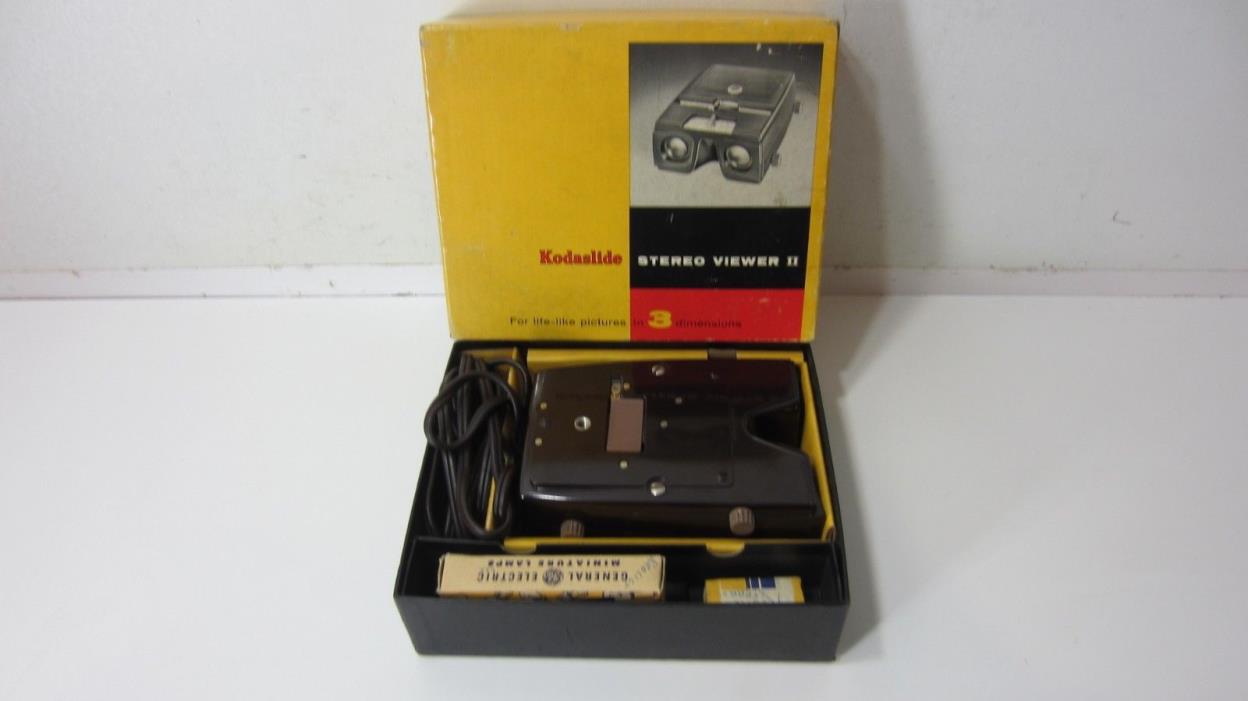Kodaslide Stereo Viewer II w Original Box, Extra Bulbs VTG Working Condition