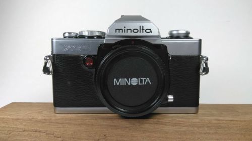 Minolta XG 9 35mm SLR Film CAMERA. Lights ,timer and shutter works!!