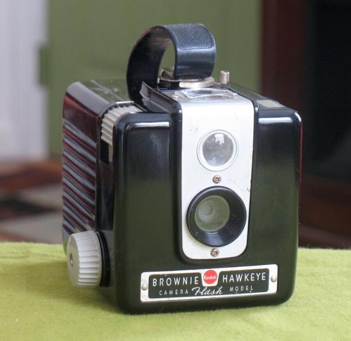 Vintage 1950s Kodak Brownie Hawkeye Flash Model Camera Bakelite