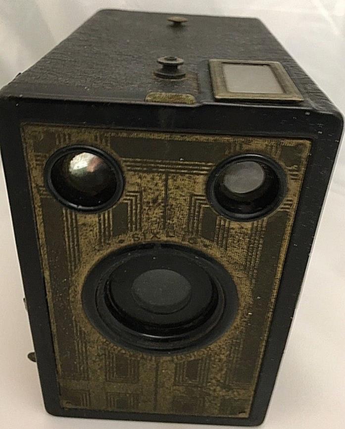 Old Vtg BROWNIE JUNIOR Six-20 Art Deco Design Box Camera USA