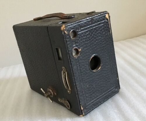 Antique Eastman Kodak Brownie No. 2A Model B  Box Camera Film # 116