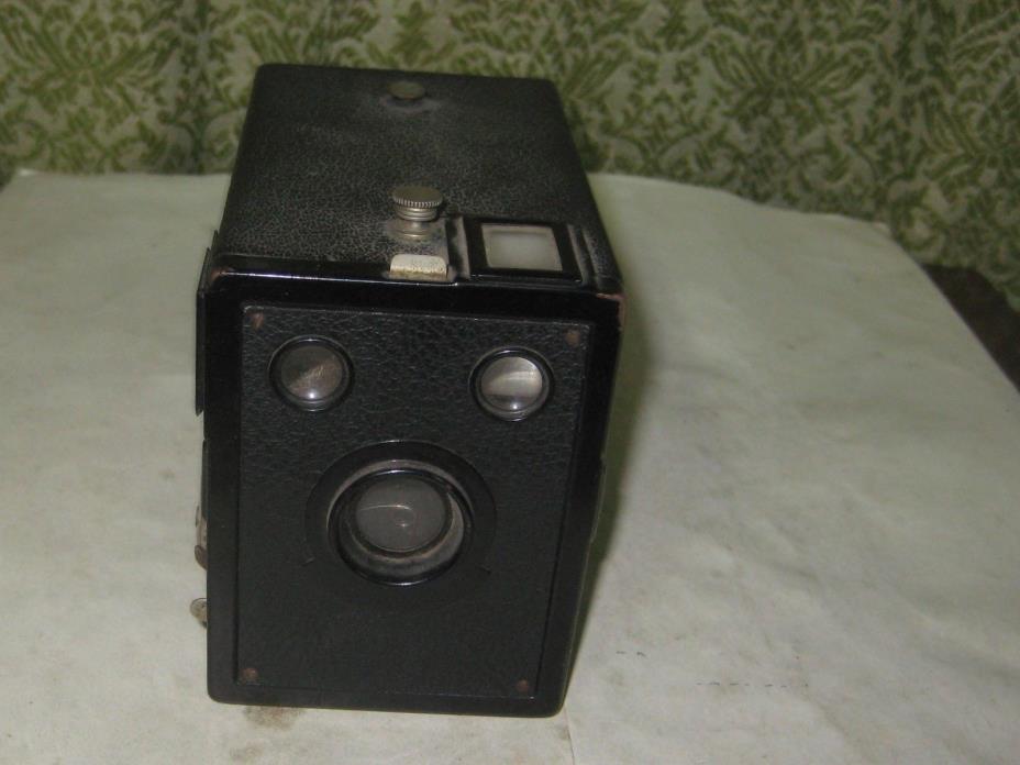 782TH-1 KODAK BOX CAMERA, SIDE STATES USE KODAK FILM 620