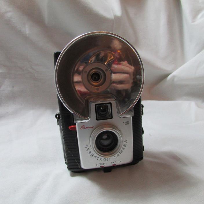 Vintage Brownie Kodak Starflash Box Camera w/Flash, Battery Operated