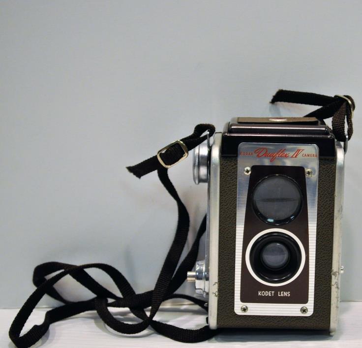 Vintage / Collectable  Kodak Duaflex IV Camera with Kodet Lens  Original Box