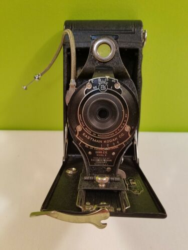 EASTMAN KODAK 2A FOLDING CAMERA MODEL B VINTAGE CAMERA PHOTOGRAPHY OLD SCHOO