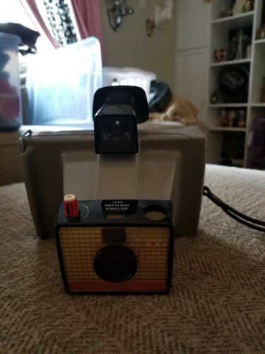 Polaroid Land Big Swinger 3000 instant Film Camera with Case + Working Shutter!