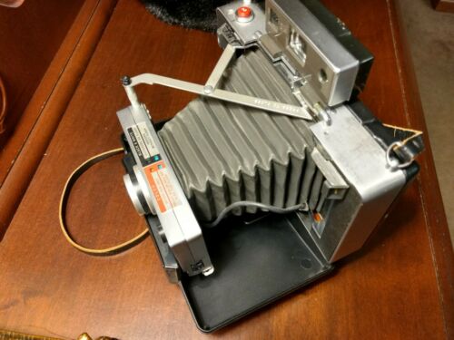 Vintage Polaroid Automatic 100 Land Camera with Case