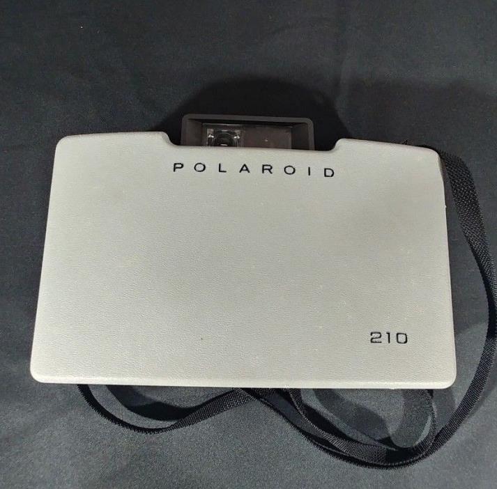 VINTAGE 1960s POLAROID 210 CAMERA