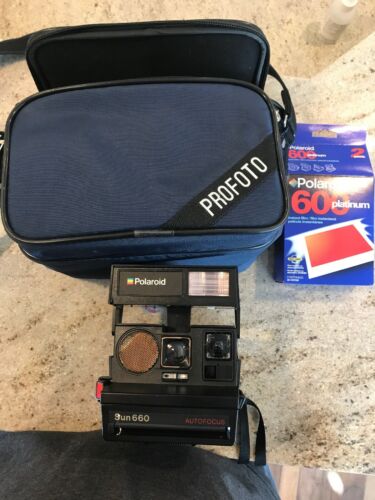 Polaroid Sun 660 Instant Autofocus with case and film included