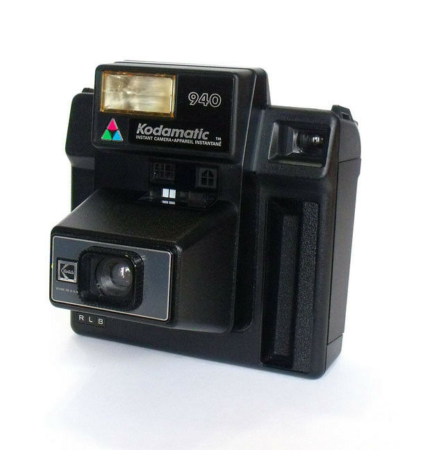 Kodak Trim Print 940 Instant Camera Electronic Flash with Original Box and Book