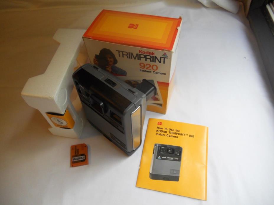 Kodak Trimprint 940 Instant Camera w/ Flash Vintage Photography Original Box