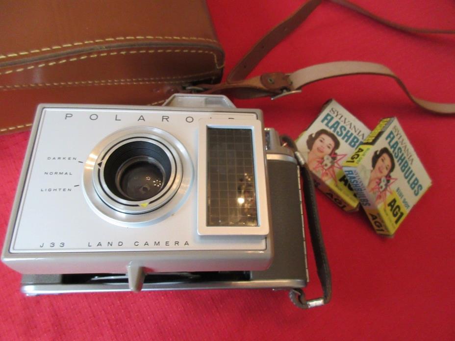 VINTAGE POLAROID LAND CAMERA AND CASE J 33 EXCELLENT COND BELLOWS SOFT & PLIABLE