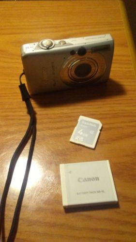 Canon Powershot SD1200 IS Silver Digital Camera {10 M/P}
